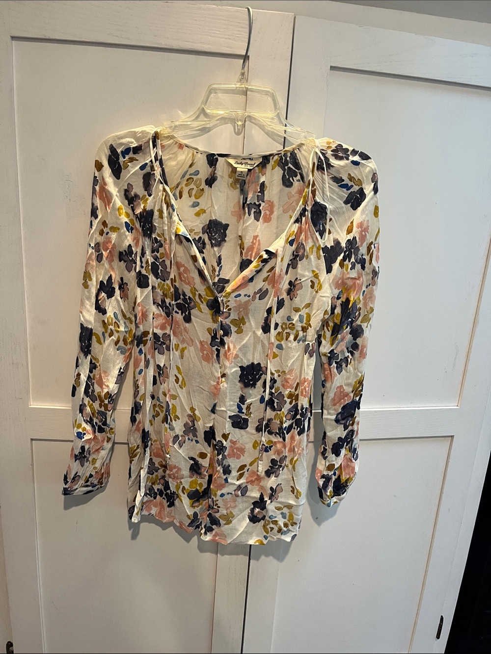 Lucky Brand White Floral V-Neck Button-Front Blouse with Pink & Navy